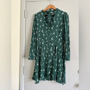 GB by Gianni Bini floral tie v neck with empire waist. Size Large (juniors)